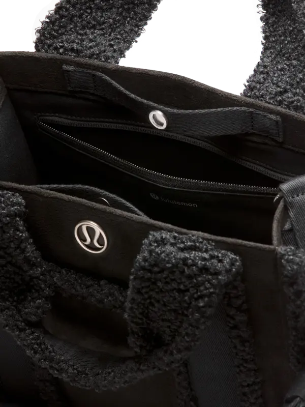 /original/LW9FWUS_0001_LULU_1_4.png_convert-600x800