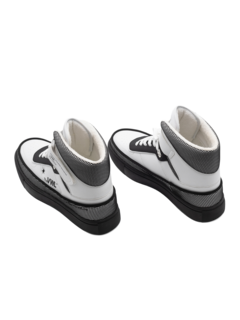 سنيكرز برقبة عالية ونعل مطاطي للرجال