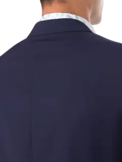 بدلة بصف واحد من الأزرار