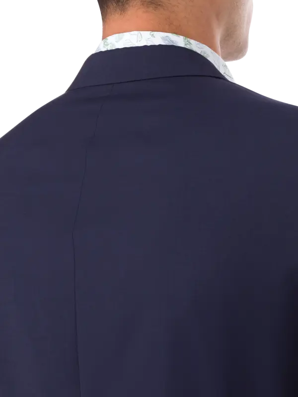 بدلة بصف واحد من الأزرار