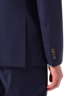 بدلة بصف واحد من الأزرار