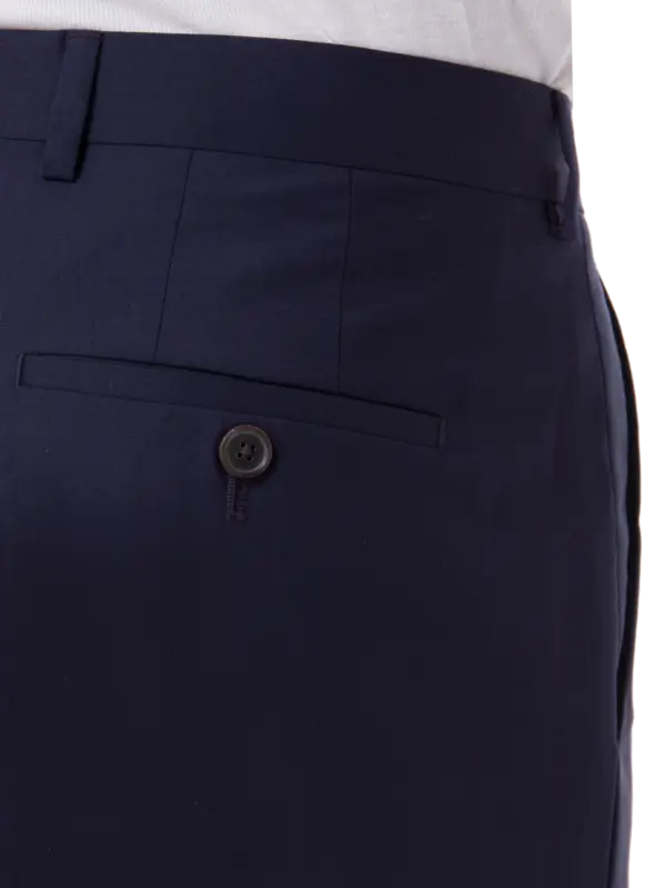 بدلة بصف واحد من الأزرار