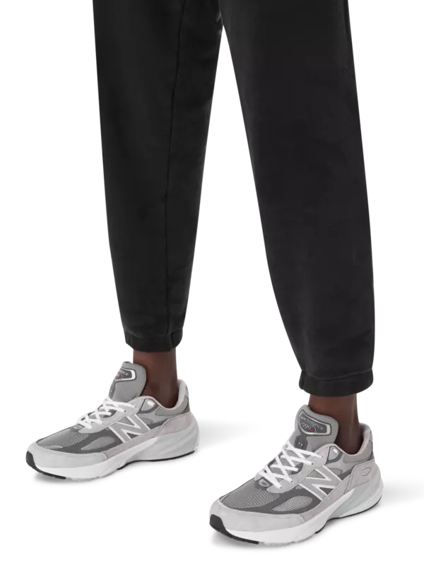 سنيكرز 990 برقبة منخفضة