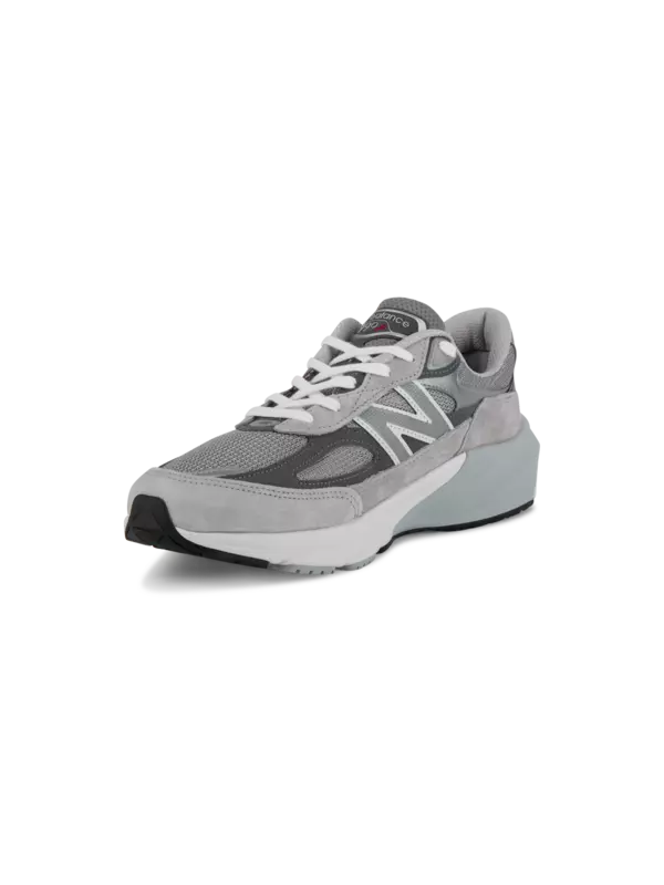 سنيكرز 990 برقبة منخفضة