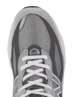 سنيكرز 990 برقبة منخفضة