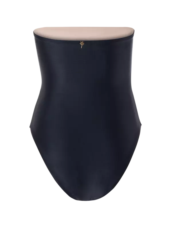 /original/M995A1555_AGDC_Black_3.png_convert-600x800