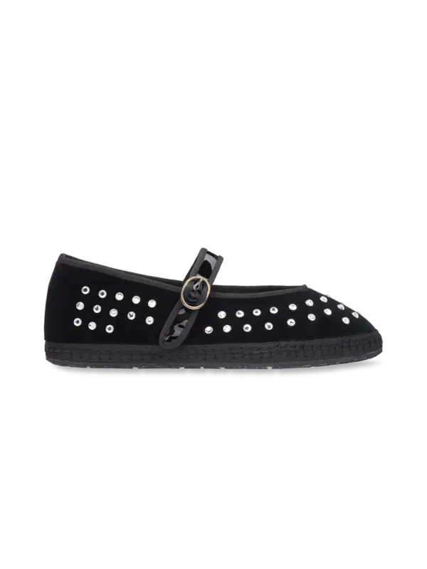 /original/MAEBLACK_CONS_Black_1.png_convert-600x800