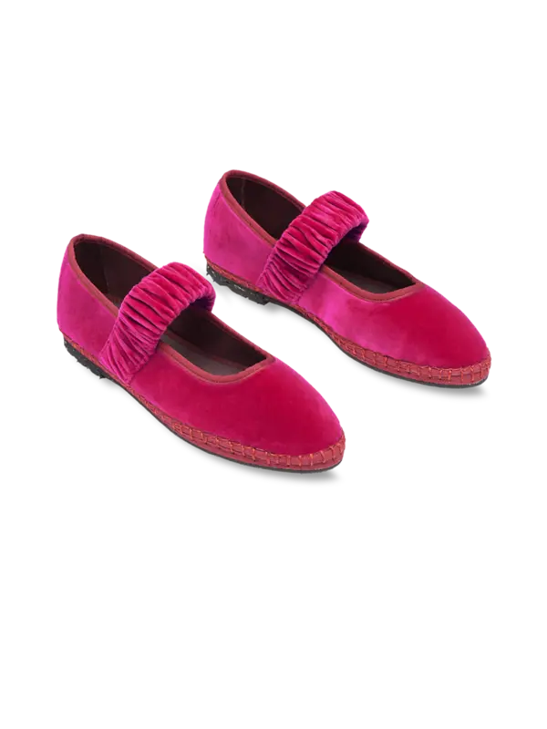 /original/MAFALDAPLUM_CONS_Red_2.png_convert-600x800