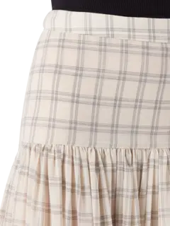 تنورة ماريا طويلة بطبقات من قماش الفوال بنقشة مربعات