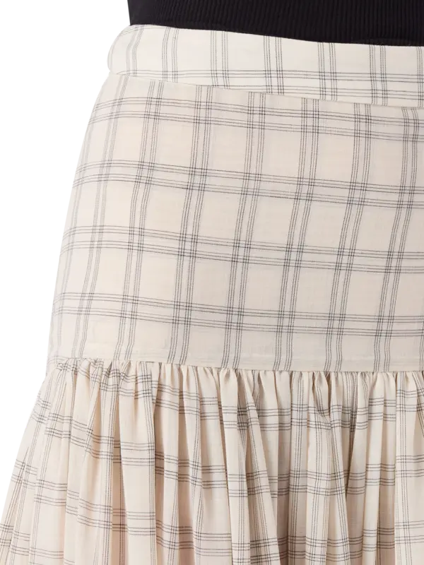 تنورة ماريا طويلة بطبقات من قماش الفوال بنقشة مربعات