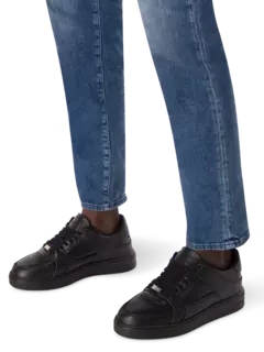 سنيكرز أبيكس