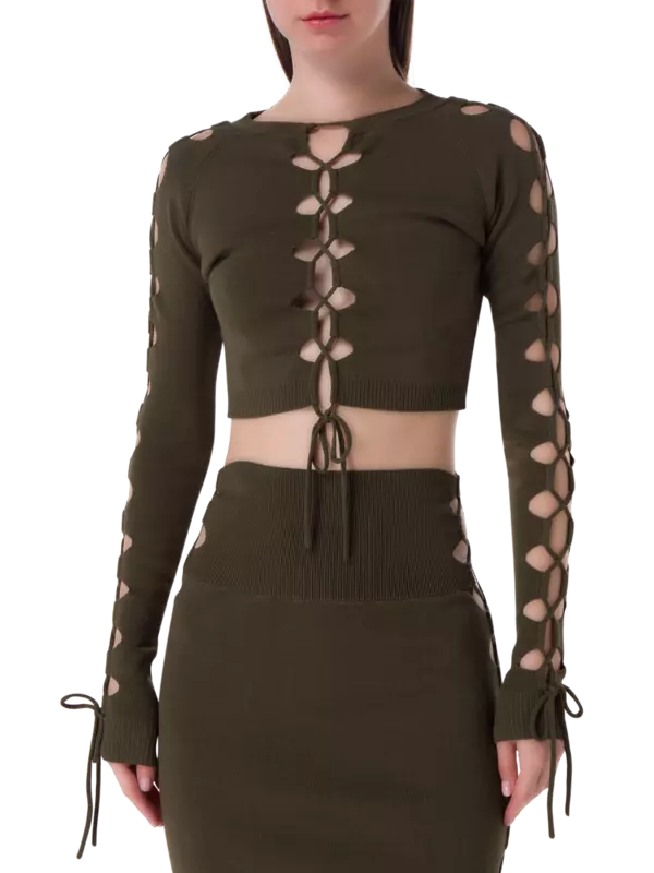 سترة قصيرة مزينة برباط