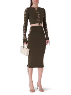 سترة قصيرة مزينة برباط