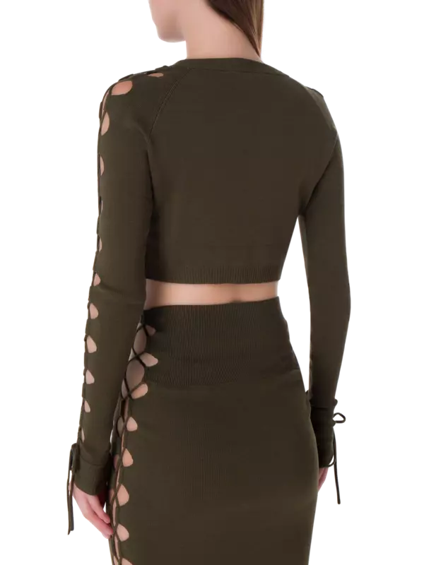 سترة قصيرة مزينة برباط