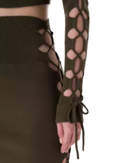 سترة قصيرة مزينة برباط