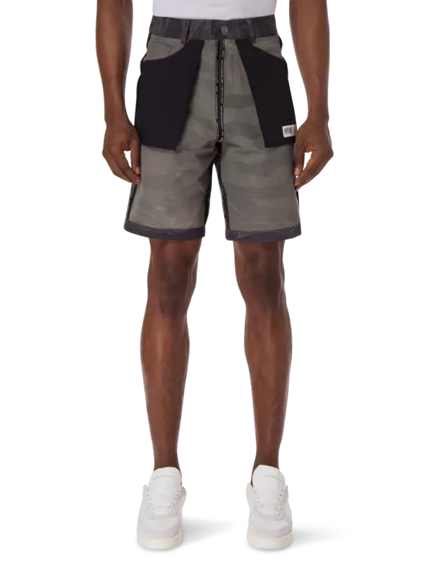 شورت يمكن ارتداؤه على الوجهين