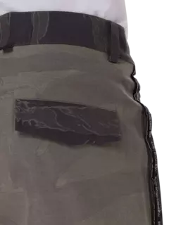 شورت يمكن ارتداؤه على الوجهين