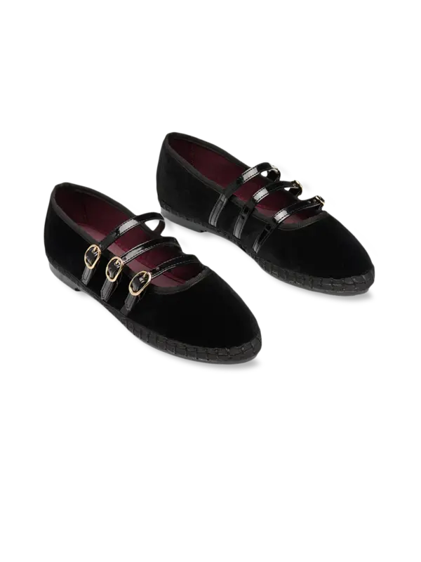 /original/MINABLACK_CONS_Black_2.png_convert-600x800