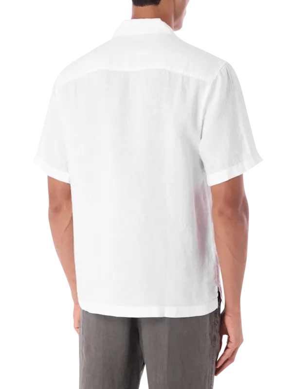 قميص من الكتان بأكمام قصيرة وجيب