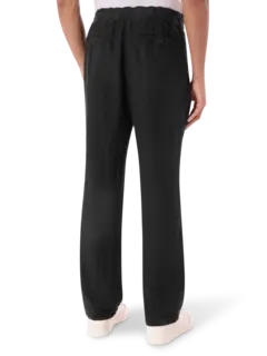 بنطال من الكتان بقصة واسعة