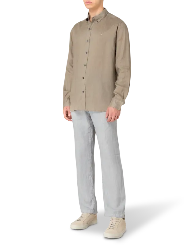 بنطال من الكتان بقصة واسعة