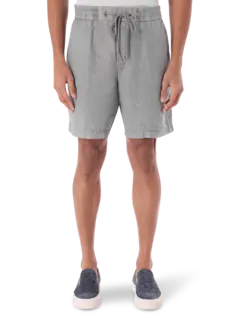 شورت من الكتان بقصة واسعة