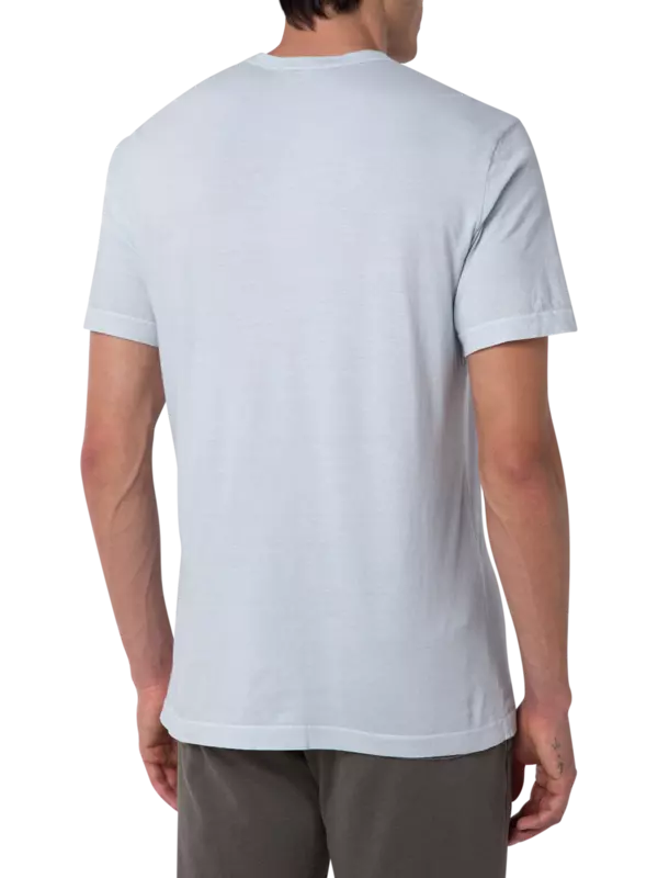 تيشيرت بأكمام قصيرة وفتحة رقبة مستديرة