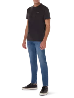 تيشيرت بطبعة كلمة "Amore"