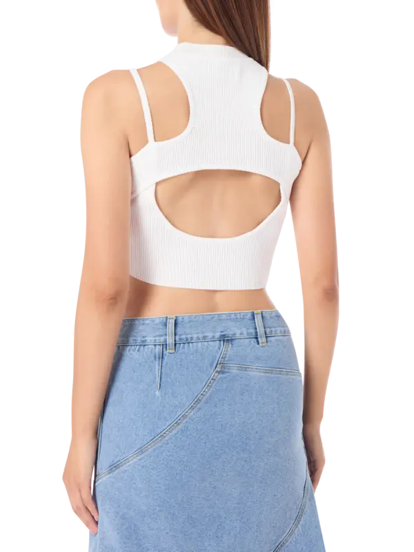 بلوزة قصيرة بحمالة حول العنق