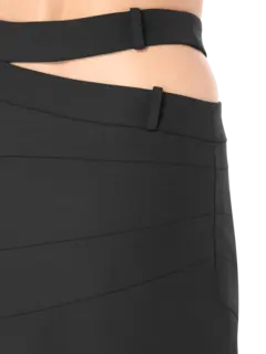 تنورة بحزام خصر مائل مشقوق