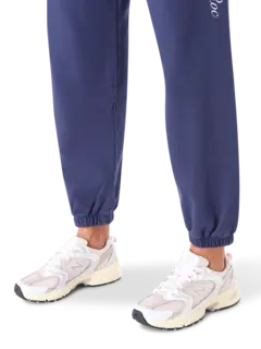 حذاء رياضي 530 برقبة منخفضة