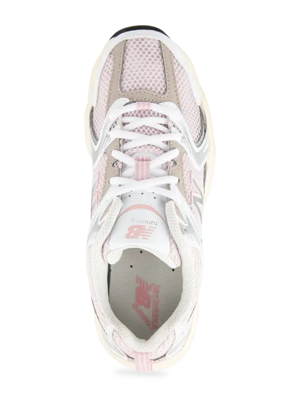 حذاء رياضي 530 برقبة منخفضة