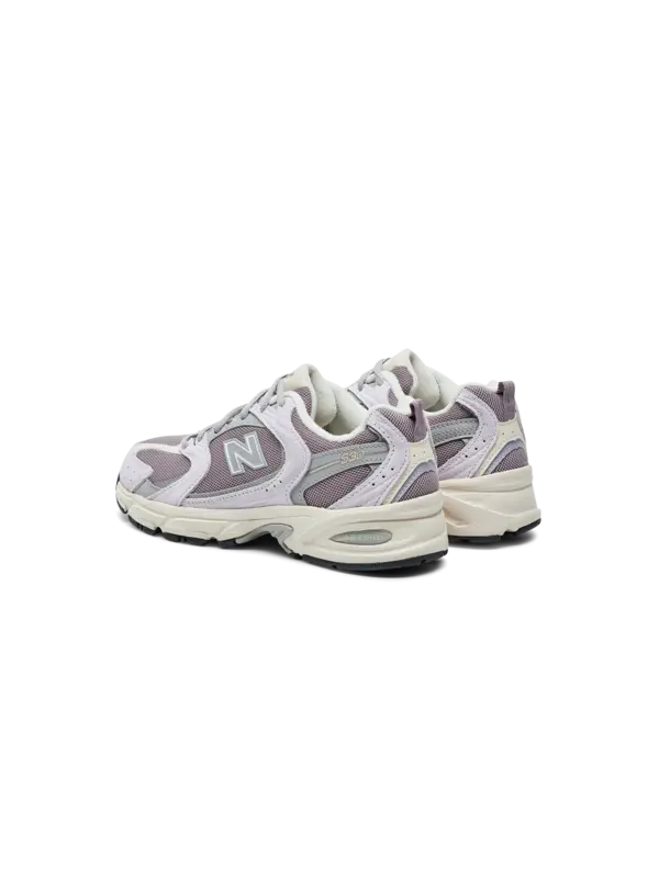 حذاء رياضي 530 برقبة منخفضة