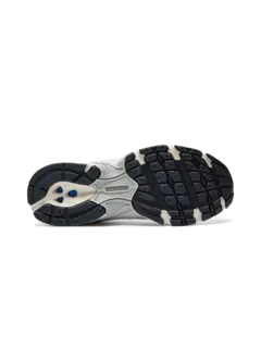 حذاء رياضي 530 برقبة منخفضة