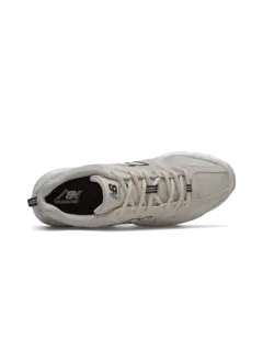 حذاء رياضي 530 برقبة منخفضة