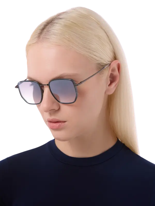 /original/MSYLEXY_EYEC_Gin Tonic_2.png_convert-600x800