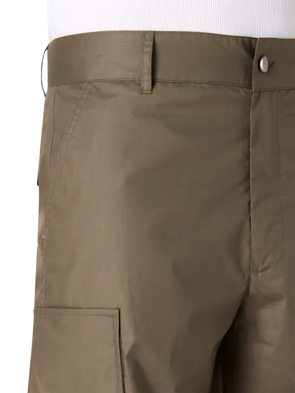 /original/MTR19FAC77_DPRK_MilitryGrn_4.png_convert-600x800