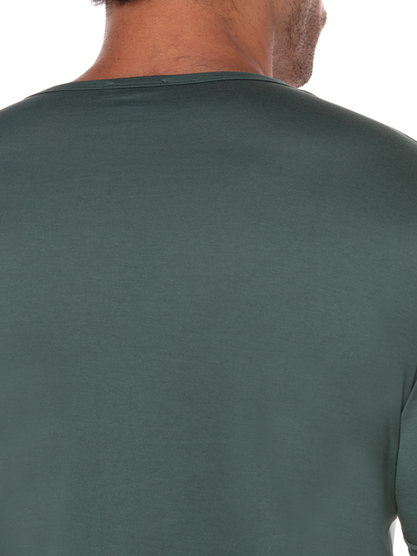 \nCLASSIC CREW NECK T-SHIRT