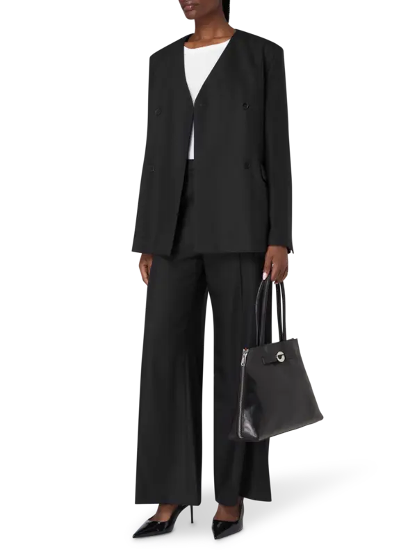 /original/MUNRO_LOUL_Black_2.png_convert-600x800