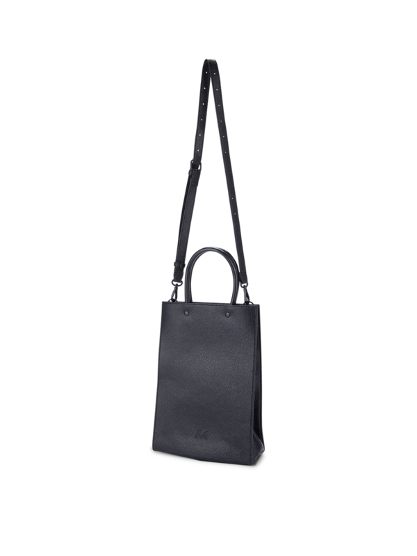 /original/N7A4B2_NANA_Black_3.png_convert-600x800