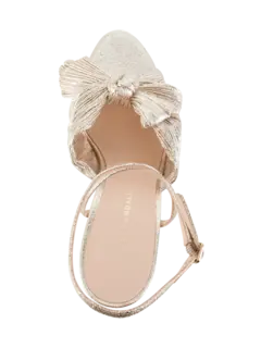 /original/NATALIA_LORA_Champagne_5.png_convert-240x320