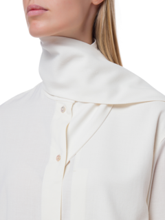 قميص نيت من صوف الفسكوز مزين بجيب