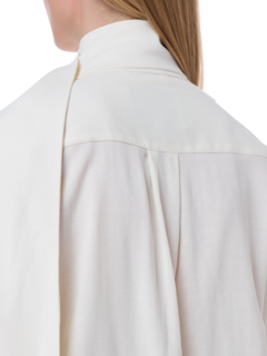 قميص نيت من صوف الفسكوز مزين بجيب