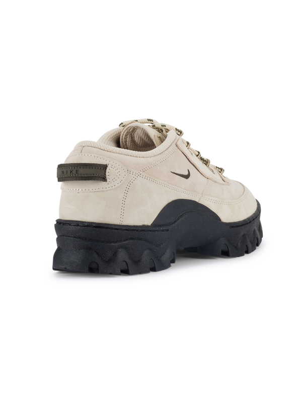 W NIKE LAHAR LOW