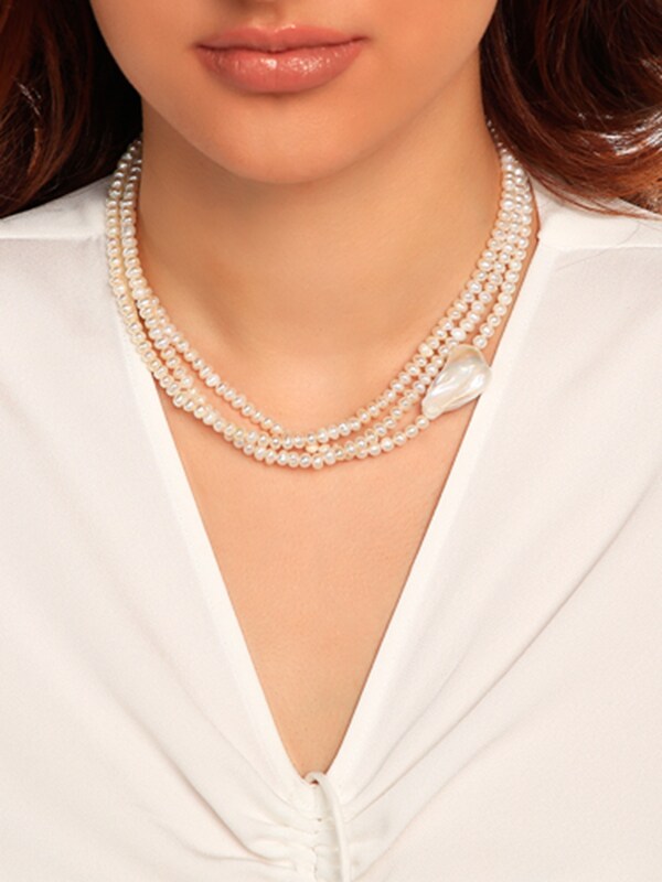 Layered Pearl Necklace with Statement Baroque Pearl