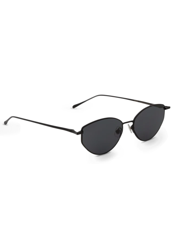 Round silhouette with a straight edge sunglasses