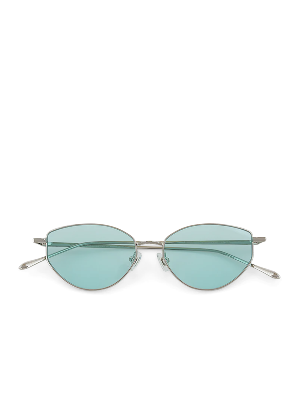 Round silhouette with a straight edge sunglasses