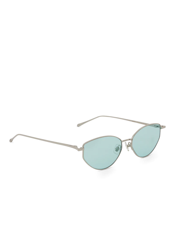 Round silhouette with a straight edge sunglasses
