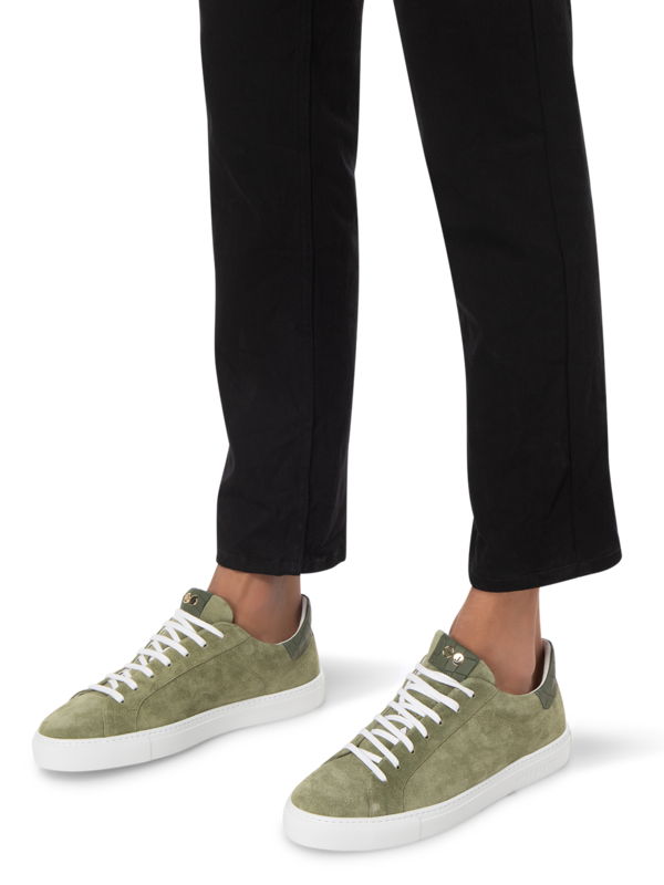 Oil Low Top Sneaker