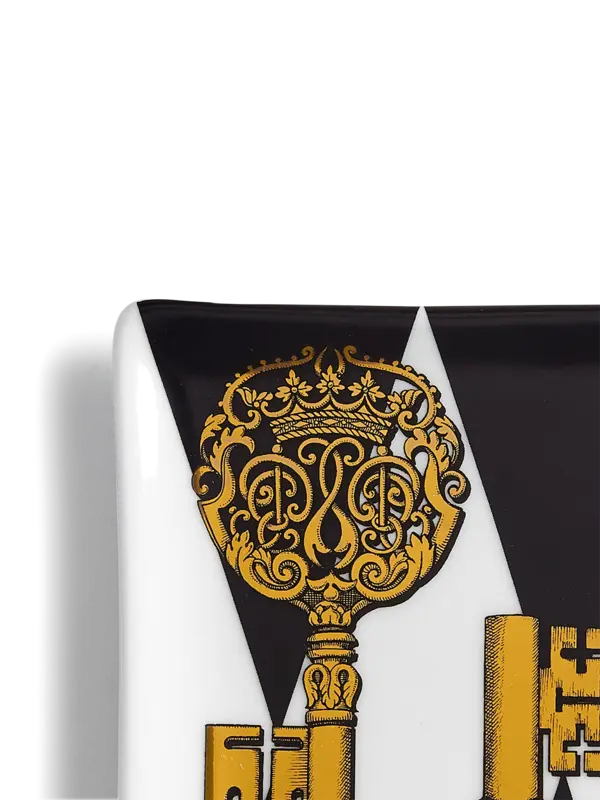 /original/P37Z326_FORN_Blackwhite_4.png_convert-600x800